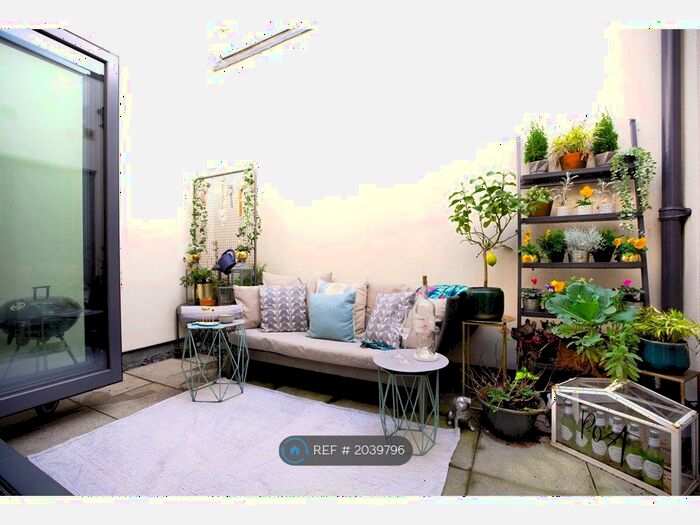 1 Bedroom Flat To Rent In Holloway Road, London, N7