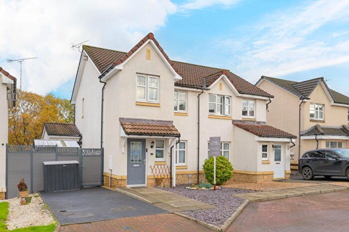 3 Bedroom Semi Detached House For Sale In Delph Wynd, Tullibody, FK10