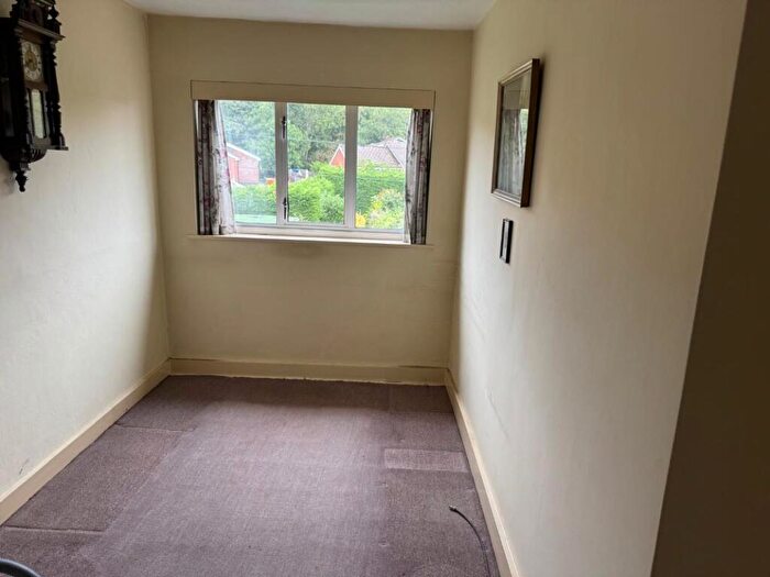 2 Bedroom Cottage For Sale In High Street Markyate, St. Albans, Hertfordshire, AL3