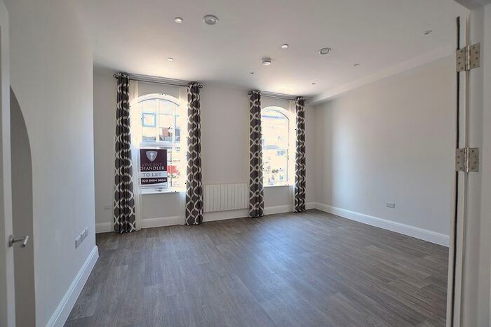 2 Bedroom Flat To Rent In High Street, Bromley, BR1