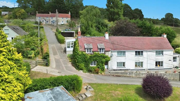 2 Bedroom Semi-Detached Bungalow For Sale In Far Westrip, Stroud, GL6