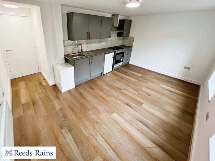 1 Bedroom Flat To Rent In London Road, Chesterton, Newcastle, Staffordshire, ST5