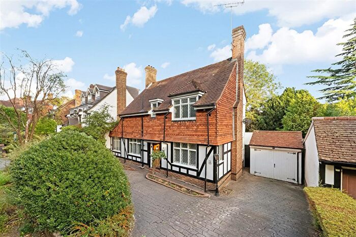 3 Bedroom Detached House For Sale In Hereward Avenue, Purley, CR8