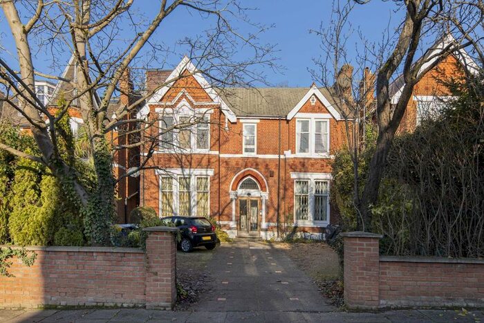 Studio To Rent In Park Hill, London, W5