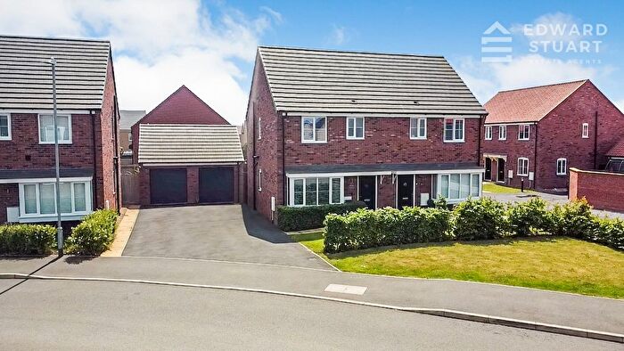 3 Bedroom Semi-Detached House For Sale In Fincham Drive, Crowland, Lincolnshire, PE6