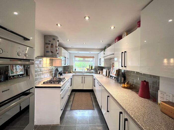 3 Bedroom Semi-Detached House To Rent In Castleway, Salford, M6