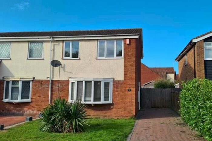 3 Bedroom Semi-Detached House To Rent In Griffin Close, Chase Terrace, Burntwood, WS7