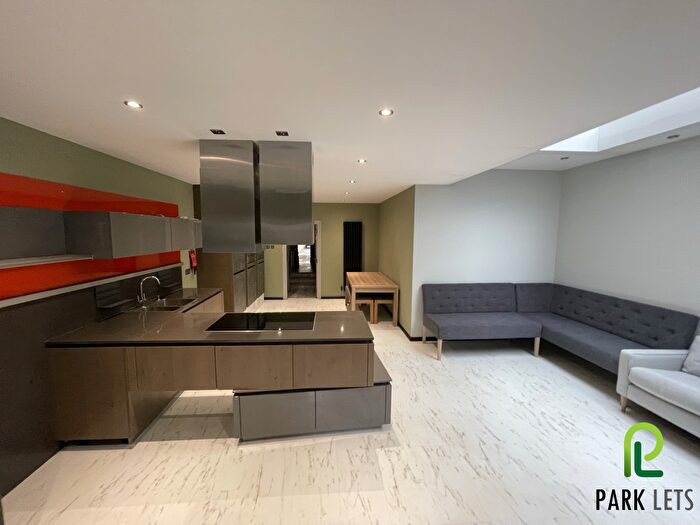 10 Bedroom Semi-Detached House To Rent In St. Georges Terrace, Newcastle Upon Tyne, NE2