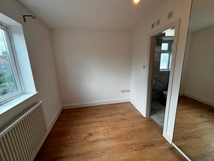 Studio To Rent In Chapter Road, London, NW2