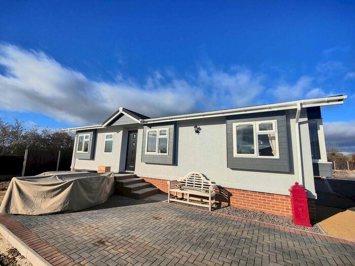 2 Bedroom Park Home For Sale In Fieldview Park, The Leigh, GL19
