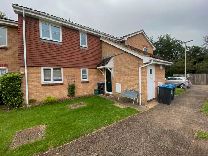 1 Bedroom Apartment To Rent In Hales Park Close, Hemel Hempstead, HP2