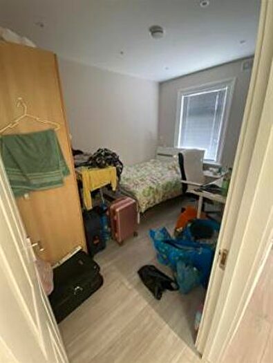5 Bedroom Semi-Detached House To Rent In Babington Road, London, NW4