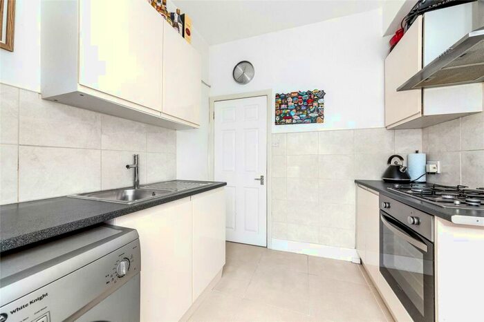 1 Bedroom Apartment For Sale In Belle Vue Park, Thornton Heath, CR7