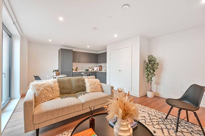 2 Bedroom Flat To Rent In Lofting House, Maidenhead, SL6