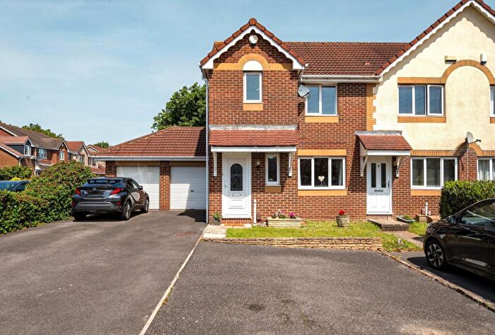 3 Bedroom End Of Terrace House For Sale In Pinkers Mead, Emersons Green, Bristol, Gloucestershire, BS16
