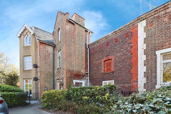 1 Bedroom Flat For Sale In Upton Park, Slough, SL1