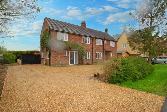 3 Bedroom Semi-Detached House To Rent In Fildyke Road, Meppershall, Shefford, SG17