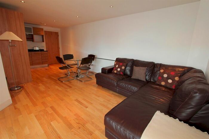 2 Bedroom Flat To Rent In Chadwick Street, Hunslet, Leeds, LS10