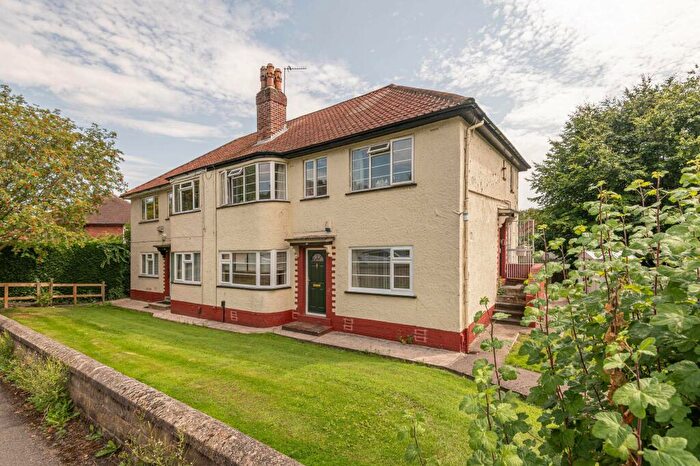 2 Bedroom Flat To Rent In Sandringham Drive, Moortown, Leeds, LS17