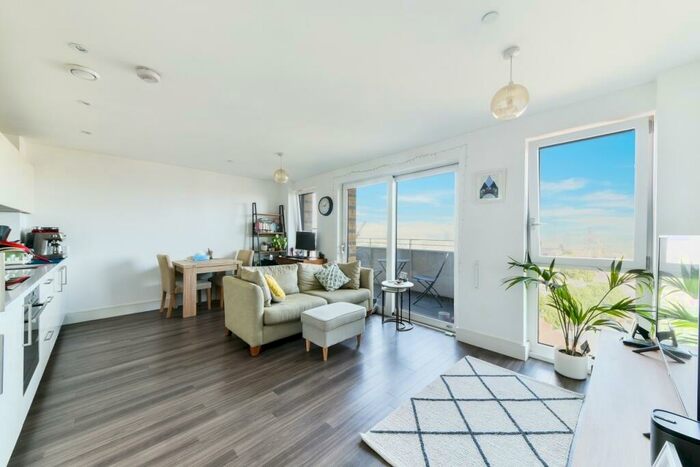 1 Bedroom Flat To Rent In Ivy Point, No The Avenue, Hannaford Walk, Bromley By Bow, London, E3