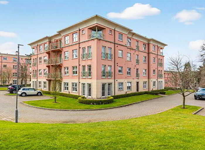 3 Bedroom Apartments For Sale In Apt Danesfort Apartments, Malone Road, Belfast, BT9