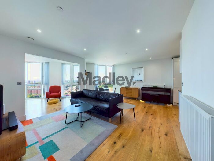 2 Bedroom Flat To Rent In High Street, London, E15