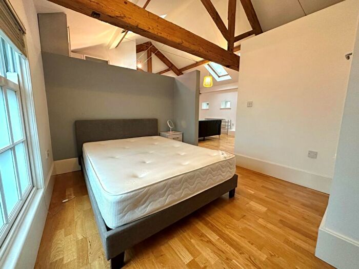 1 Bedroom Flat To Rent In The Headrow, Leeds, West Yorkshire, LS1