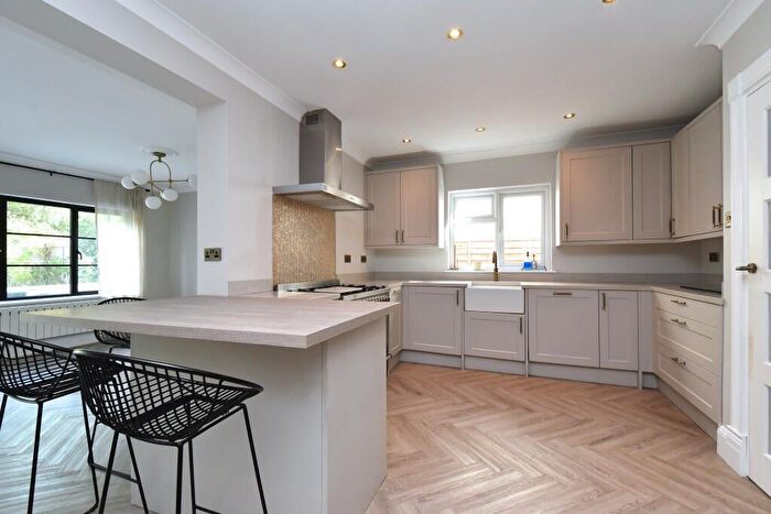 4 Bedroom Semi-Detached House For Sale In Southborough Lane, Bromley, BR2