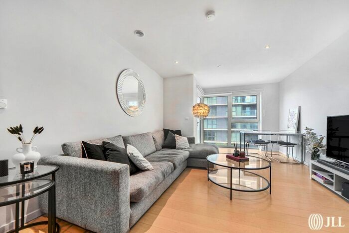 3 Bedroom Flat To Rent In Glasshouse Gardens, London, E20