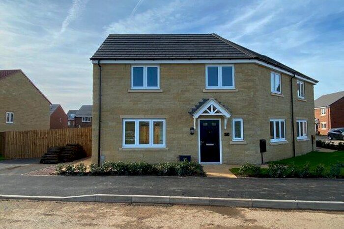 3 Bedroom Property To Rent In Stonecroft, Worksop, S80