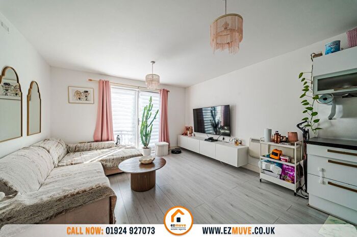 2 Bedroom Flat For Sale In Textile Street, Ellis Court Textile Street, WF13