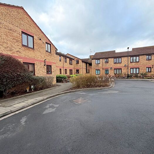 1 Bedroom Flat To Rent In Larkham Close, Feltham, TW13