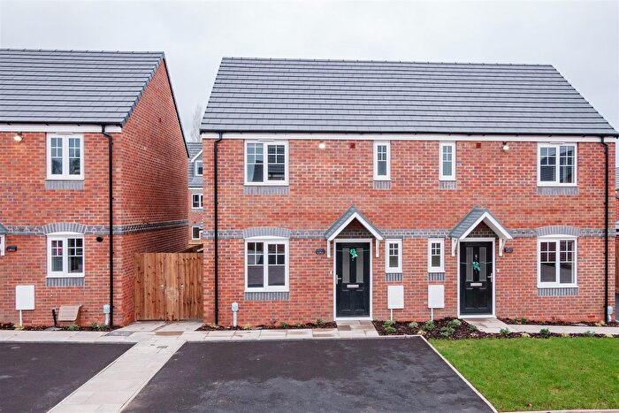 3 Bedroom Semi-Detached House To Rent In Ludstone Drive, Stoke-On-Trent, ST3