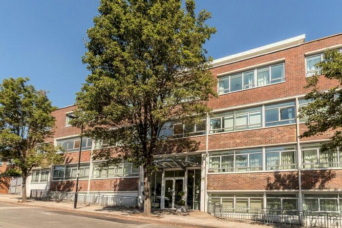 3 Bedroom Flat To Rent In Heathcroft, London, W5