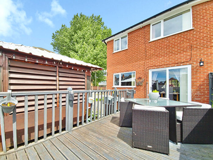 3 Bedroom Semi-Detached House For Sale In Turner Road, Nottingham, NG10
