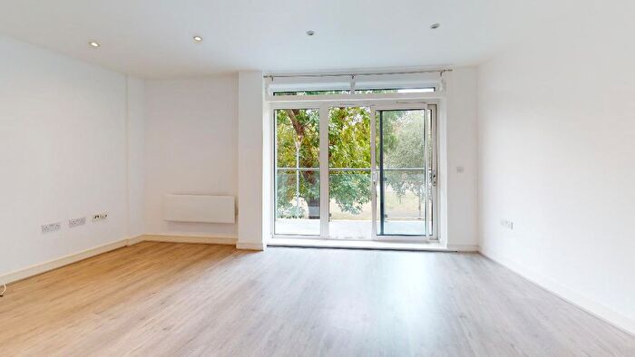 2 Bedroom Flat To Rent In Catalpa Court, Hither Green Lane, London, SE13