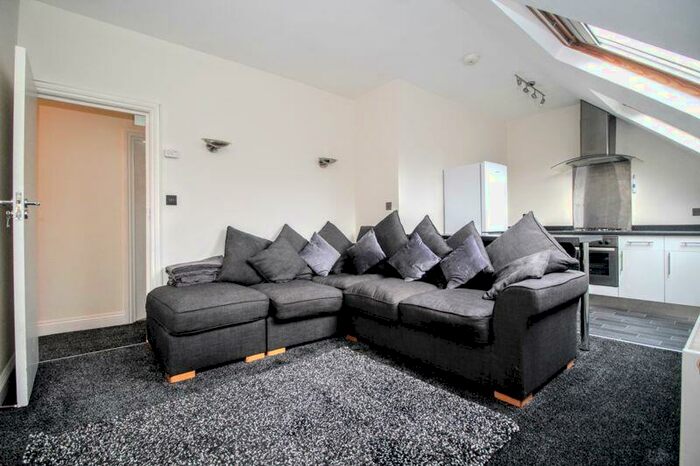 1 Bedroom Flat To Rent In Brighton Road, Purley, CR8