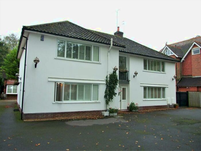 2 Bedroom Flat To Rent In Clarendon Road, Westbourne, Bournemouth, BH4