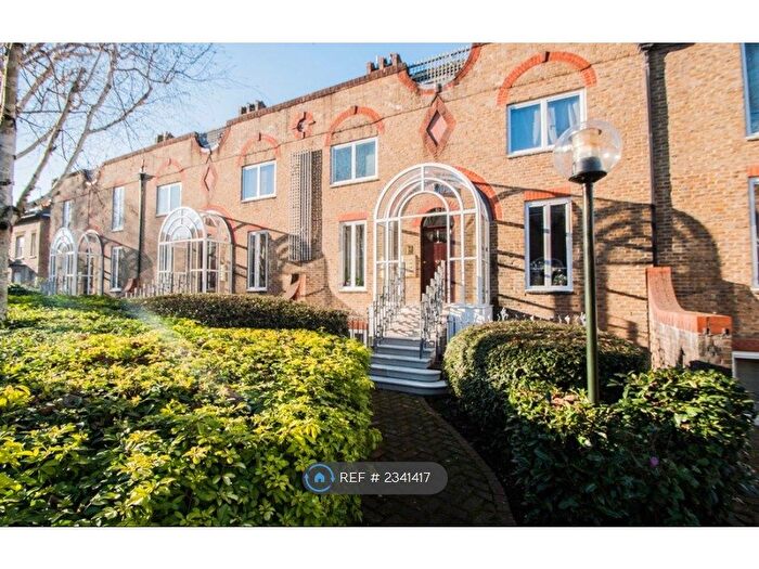 1 Bedroom Flat To Rent In Carillon Court, London, W5