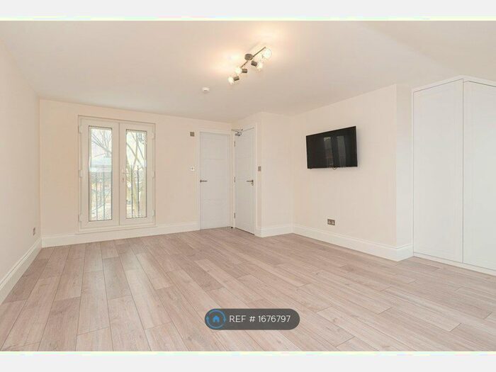 Studio To Rent In South Norwood, South Norwood, SE25