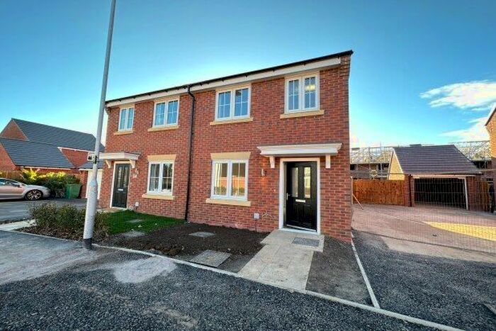 2 Bedroom Property To Rent In Dustmoor Drive, Loughborough, LE12