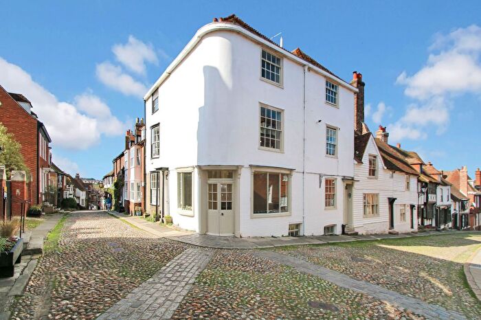 3 Bedroom Property For Sale In West Street, Rye, TN31