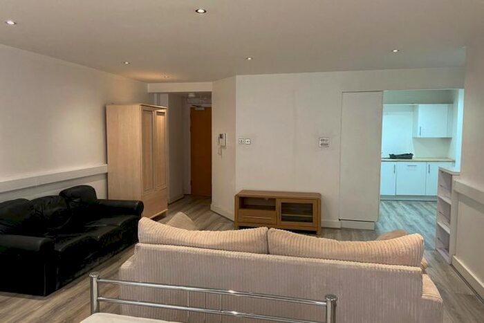 1 Bedroom Studio To Rent In Castle Street, Swansea, SA1