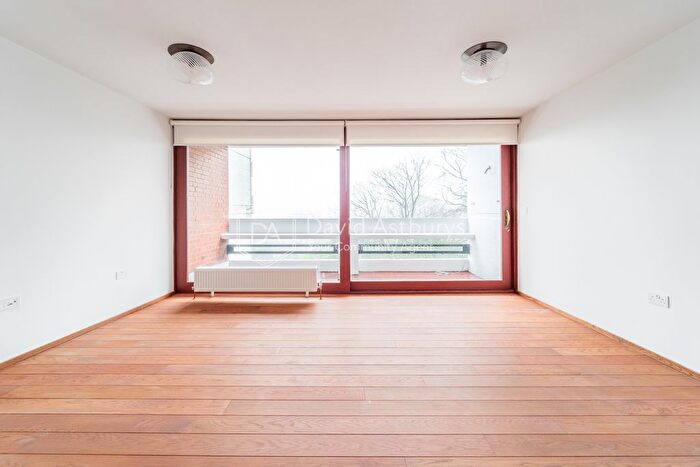 2 Bedroom Flat To Rent In Southwood Lawn Road, Highgate, London, N6