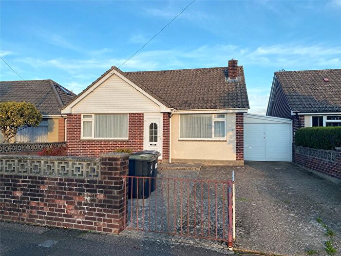 3 Bedroom Bungalow For Sale In Kinson Road, Kinson, Bournemouth, Dorset, BH10