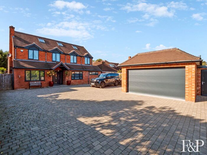 7 Bedroom Detached House For Sale In Dropmore Road, Burnham, SL1