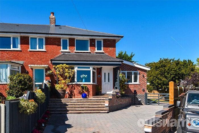 3 Bedroom End Of Terrace House For Sale In Nuthurst Grove, Highters Heath, Birmingham, West Midlands, B14