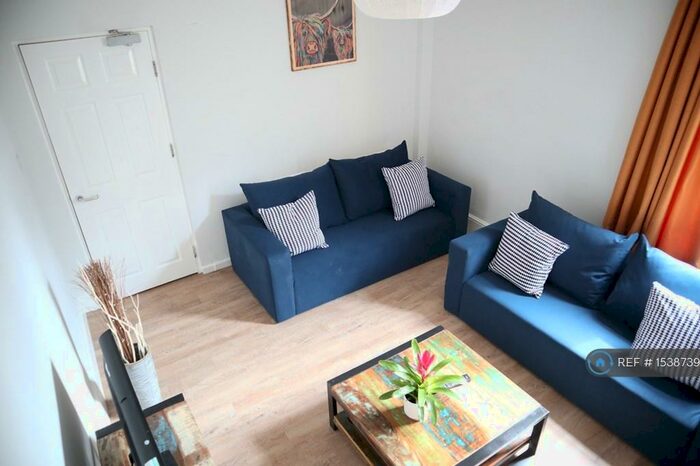 6 Bedroom End Of Terrace House To Rent In Alderson Road, Liverpool, L15