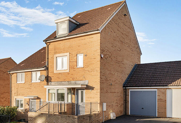 4 Bedroom Semi Detached House For Sale In Hawthorn Way, Emersons Green, Bristol, BS16