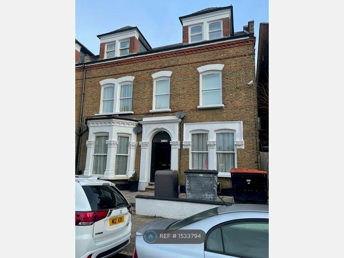 Studio To Rent In Gloucester Drive, London, N4